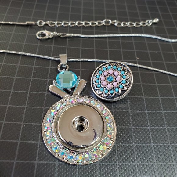 Button Snap Necklace Irridescent 18" w 3 " extender lobster claw clasp - Picture 5 of 5